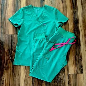 Figs Catarina Top & Zamora Joggers in Safety Green, XS/S